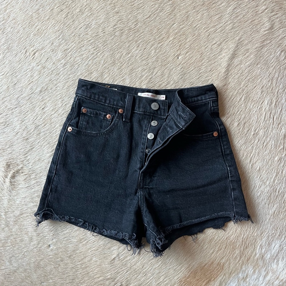 levi black button fly denim shorts 🖤